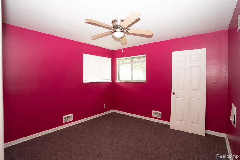 5122 W BRISTOL Road, Flint, MI 48507 — Photo 13