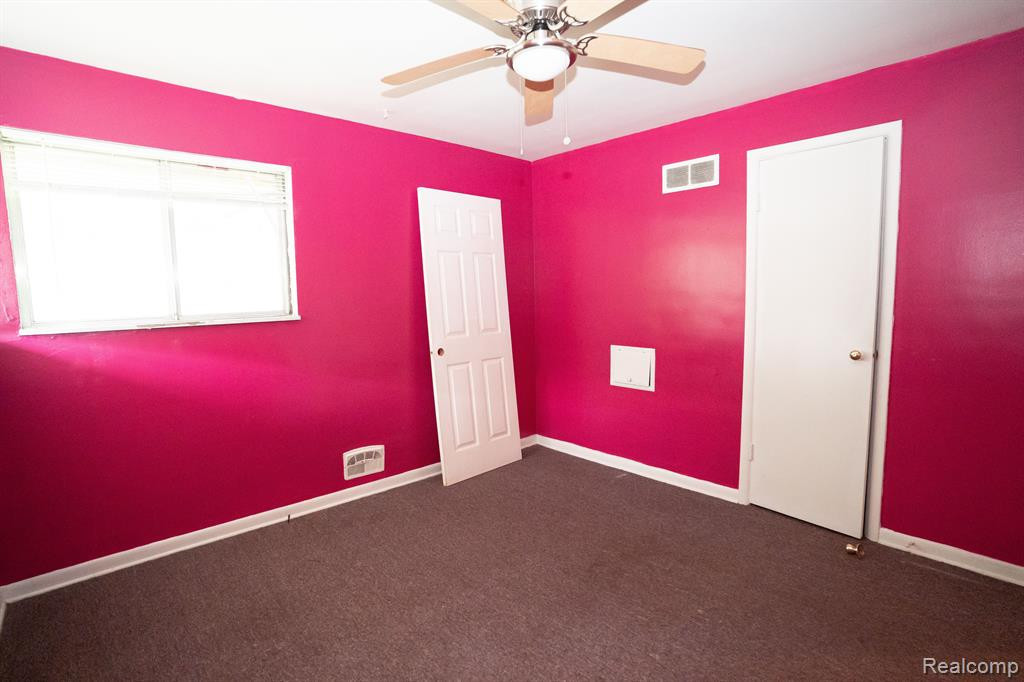 5122 W BRISTOL Road, Flint, MI 48507 — Photo 14