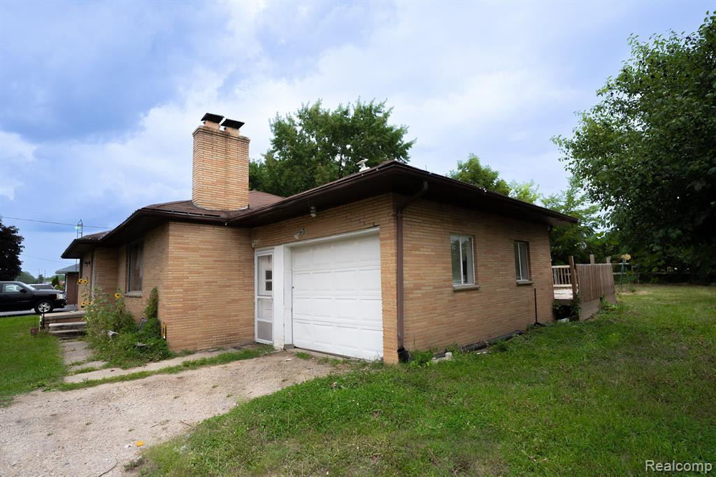 5122 W BRISTOL Road, Flint, MI 48507 — Photo 30