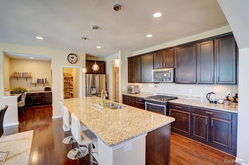 6074 TOPAZ Circle, Grand Blanc, MI 48439 — Photo 4