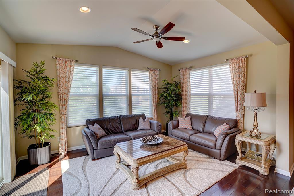 6074 TOPAZ Circle, Grand Blanc, MI 48439 — Photo 7
