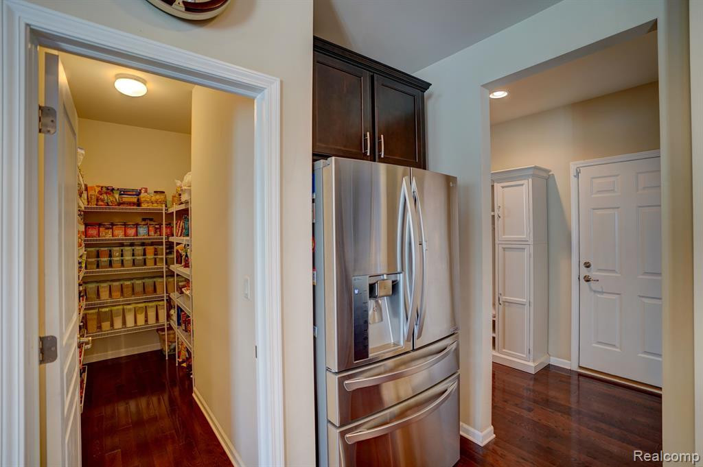 6074 TOPAZ Circle, Grand Blanc, MI 48439 — Photo 9