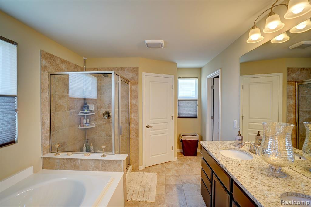 6074 TOPAZ Circle, Grand Blanc, MI 48439 — Photo 18