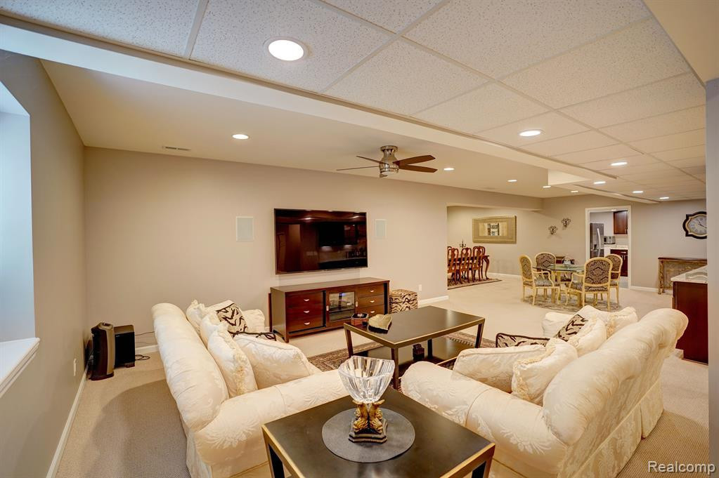 6074 TOPAZ Circle, Grand Blanc, MI 48439 — Photo 21