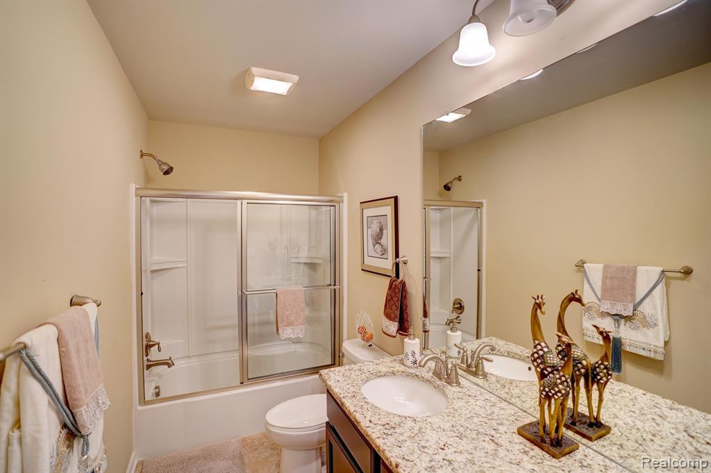 6074 TOPAZ Circle, Grand Blanc, MI 48439 — Photo 26