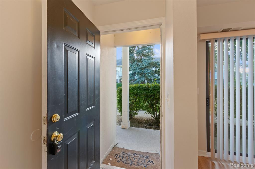6960 FOXTHORN Drive, Canton, MI 48187 — Photo 6