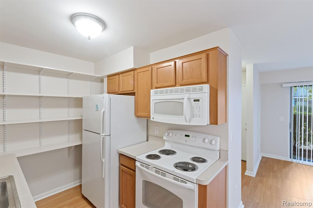 6960 FOXTHORN Drive, Canton, MI 48187 — Photo 11