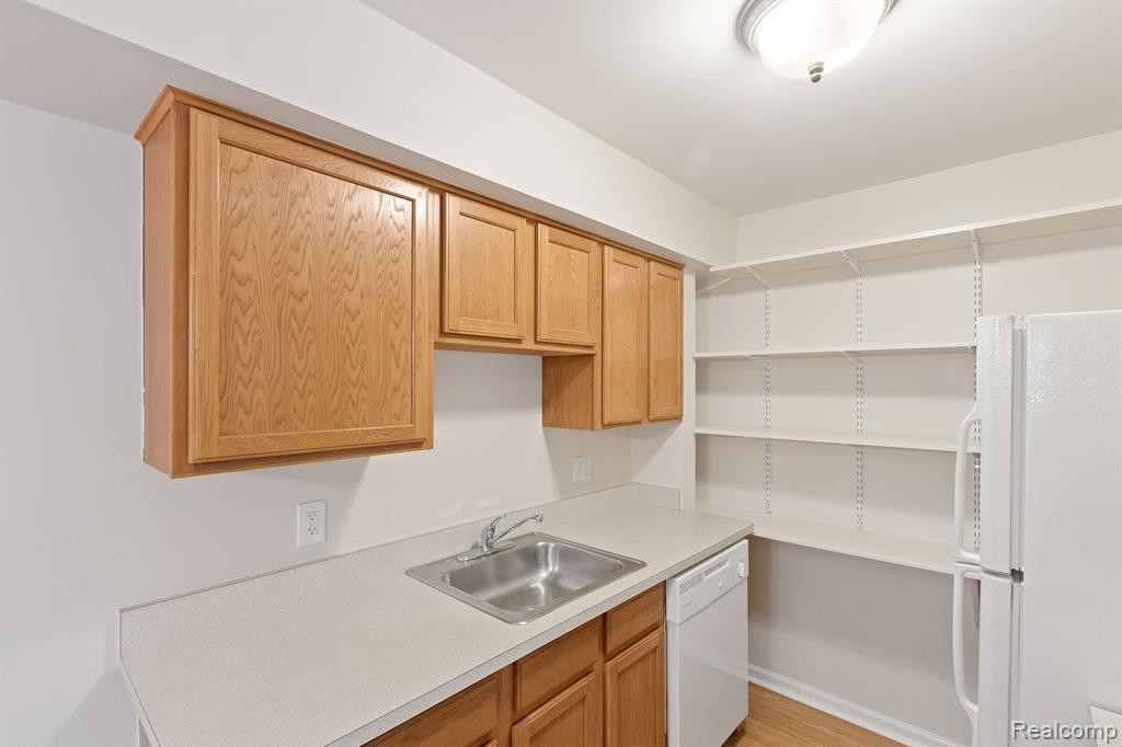 6960 FOXTHORN Drive, Canton, MI 48187 — Photo 12