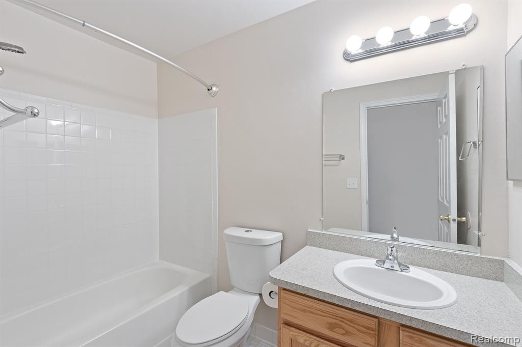 6960 FOXTHORN Drive, Canton, MI 48187 — Photo 16