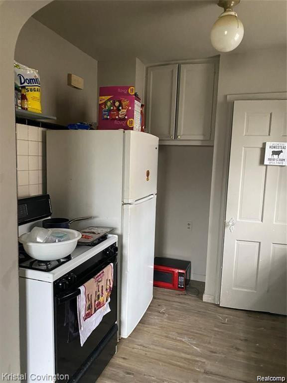 5298 MARSEILLES Street, Detroit, MI 48224 — Photo 9