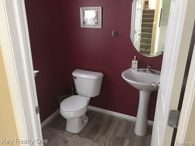 454 OLD PINE Way, 454, Walled Lake, MI 48390 — Photo 9