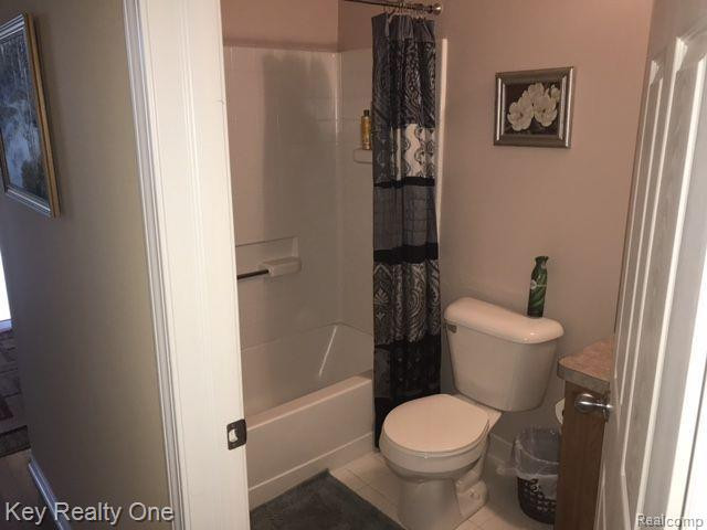 454 OLD PINE Way, 454, Walled Lake, MI 48390 — Photo 14