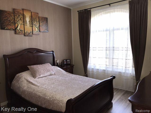 454 OLD PINE Way, 454, Walled Lake, MI 48390 — Photo 16