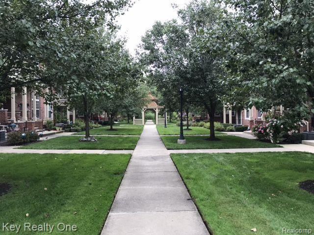 454 OLD PINE Way, 454, Walled Lake, MI 48390 — Photo 24