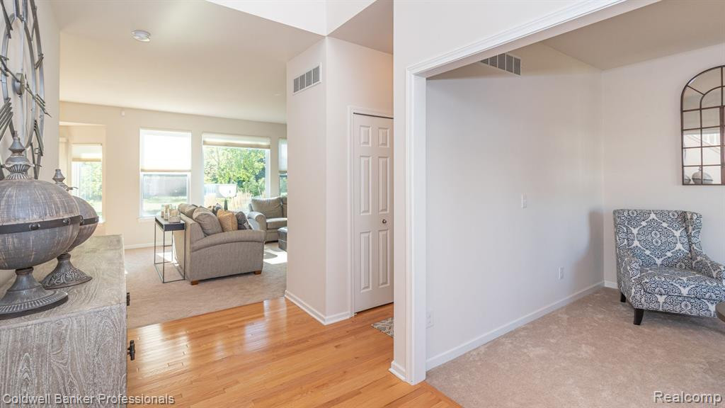 8860 LILLY Drive, Ypsilanti, MI 48197 — Photo 7