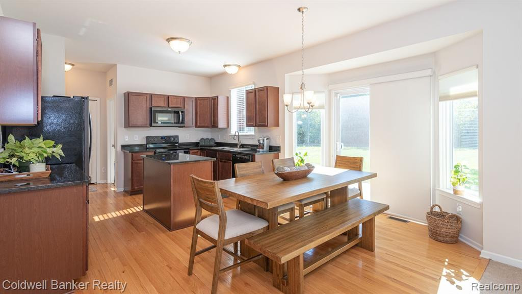 8860 LILLY Drive, Ypsilanti, MI 48197 — Photo 18