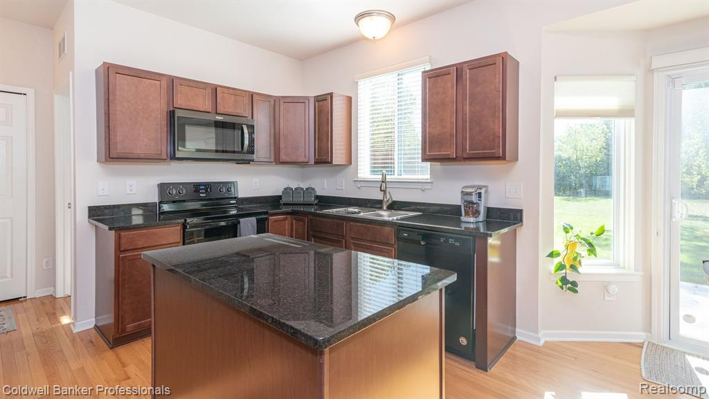8860 LILLY Drive, Ypsilanti, MI 48197 — Photo 22