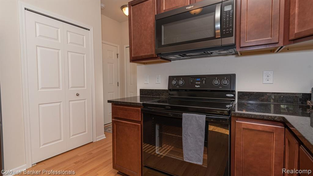 8860 LILLY Drive, Ypsilanti, MI 48197 — Photo 24
