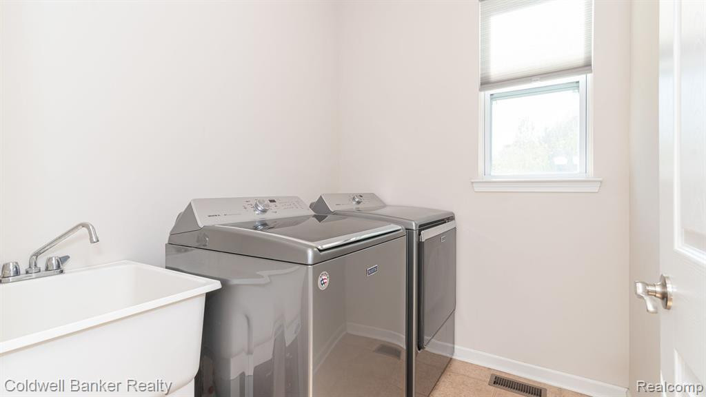 8860 LILLY Drive, Ypsilanti, MI 48197 — Photo 25