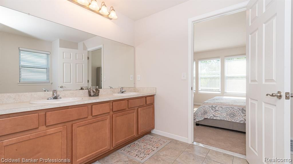 8860 LILLY Drive, Ypsilanti, MI 48197 — Photo 30