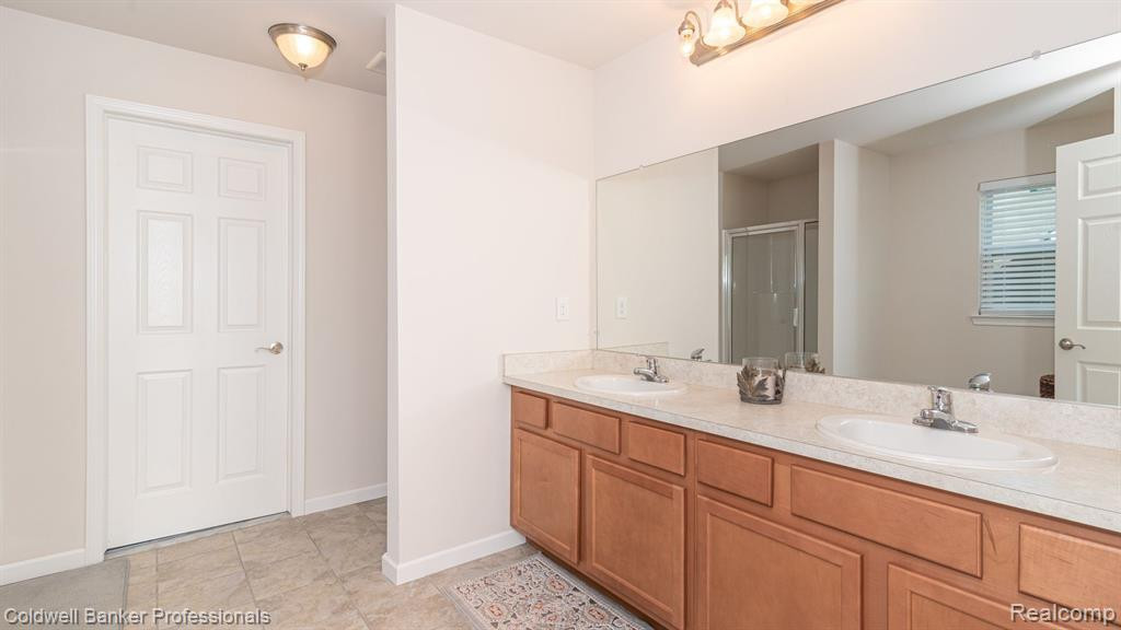 8860 LILLY Drive, Ypsilanti, MI 48197 — Photo 31