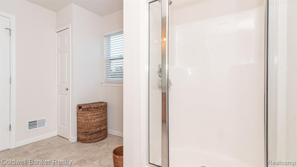 8860 LILLY Drive, Ypsilanti, MI 48197 — Photo 33