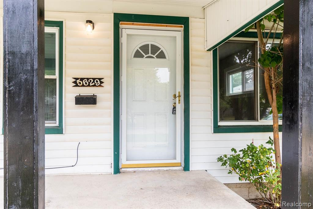 5629 KATHERINE Street, Dearborn Heights, MI 48125 — Photo 4