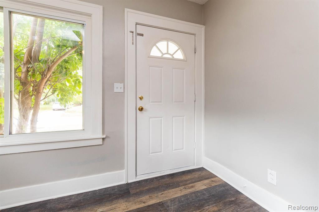 5629 KATHERINE Street, Dearborn Heights, MI 48125 — Photo 5