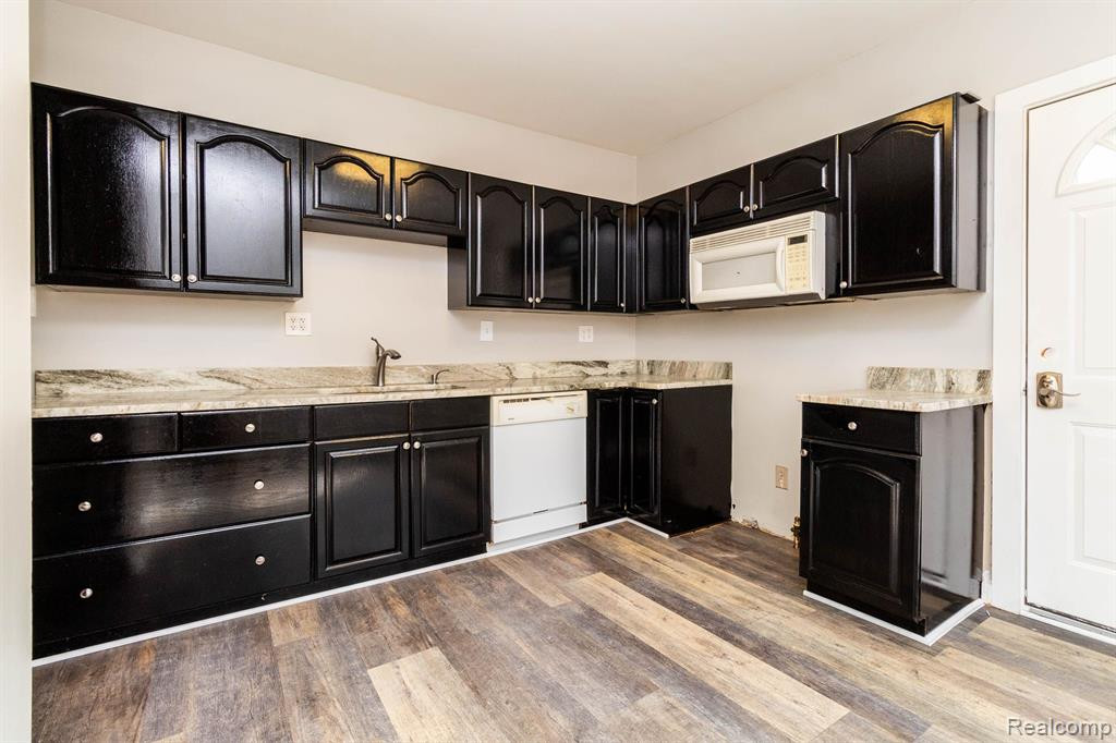 5629 KATHERINE Street, Dearborn Heights, MI 48125 — Photo 10