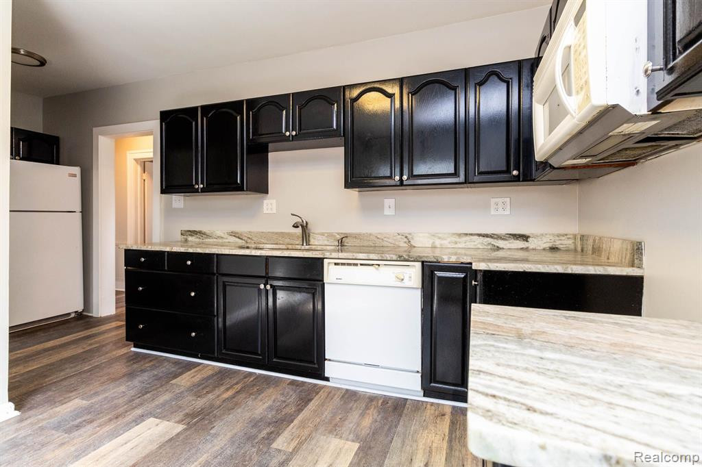 5629 KATHERINE Street, Dearborn Heights, MI 48125 — Photo 11