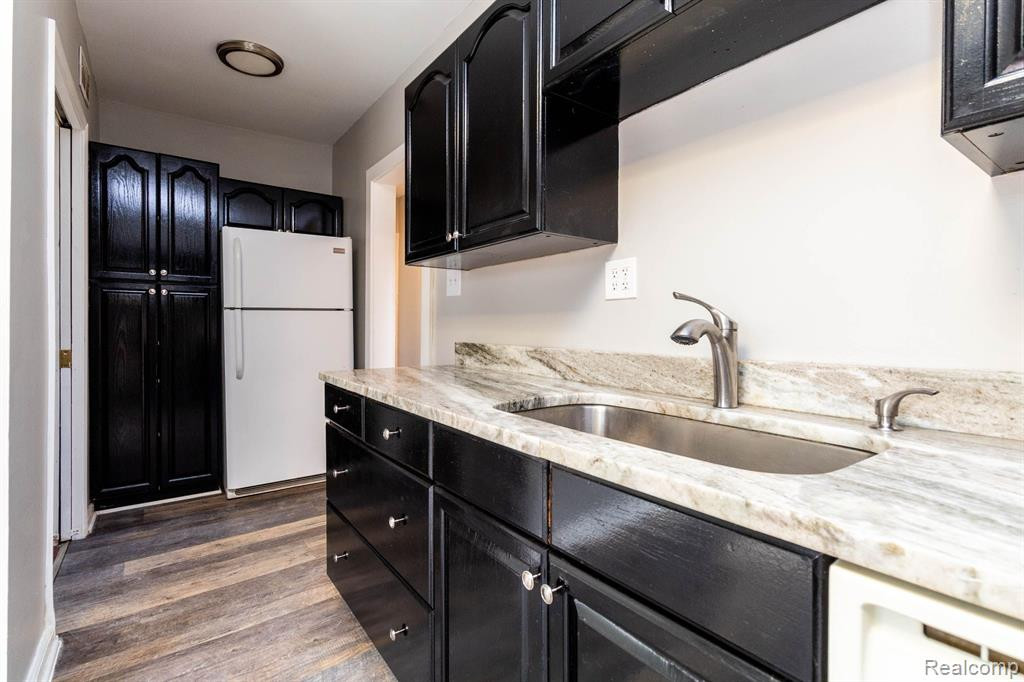 5629 KATHERINE Street, Dearborn Heights, MI 48125 — Photo 12
