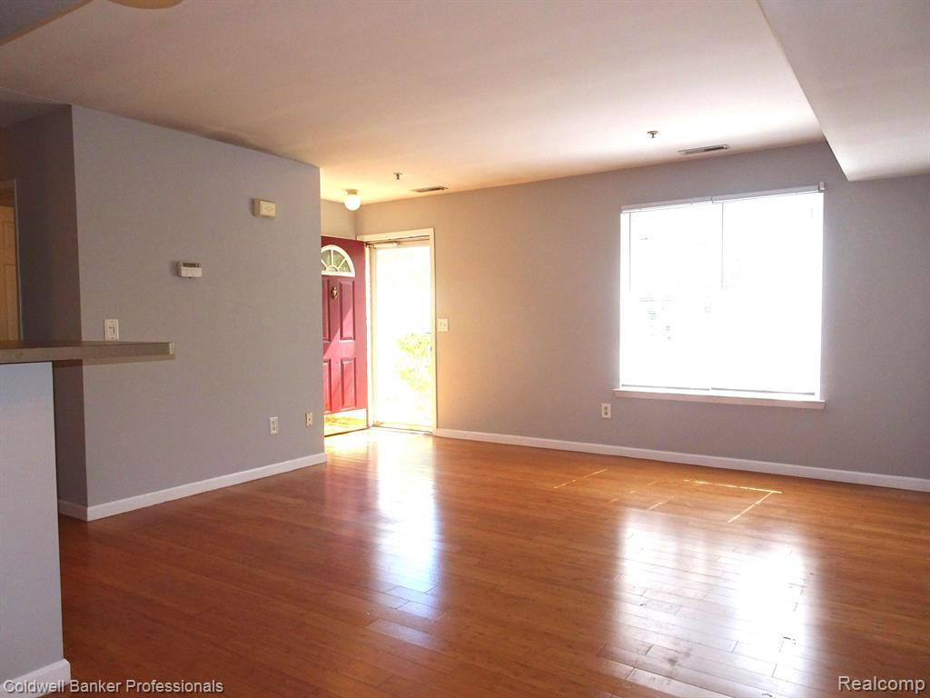 22126 CAPE COD Way, Farmington Hills, MI 48336 — Photo 6