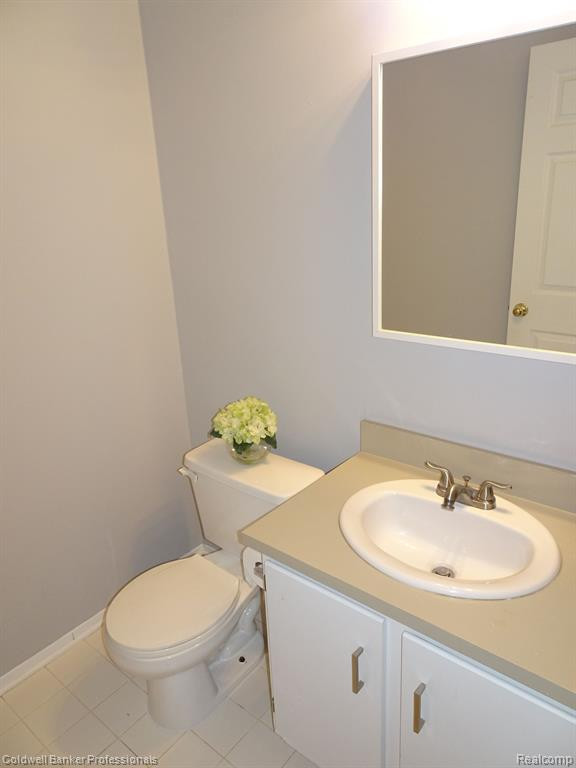 22126 CAPE COD Way, Farmington Hills, MI 48336 — Photo 14