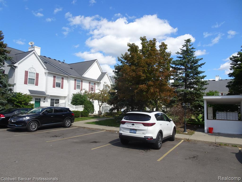 22126 CAPE COD Way, Farmington Hills, MI 48336 — Photo 28