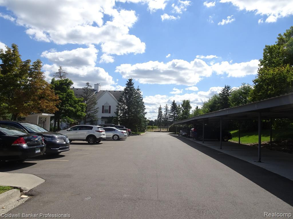 22126 CAPE COD Way, Farmington Hills, MI 48336 — Photo 29