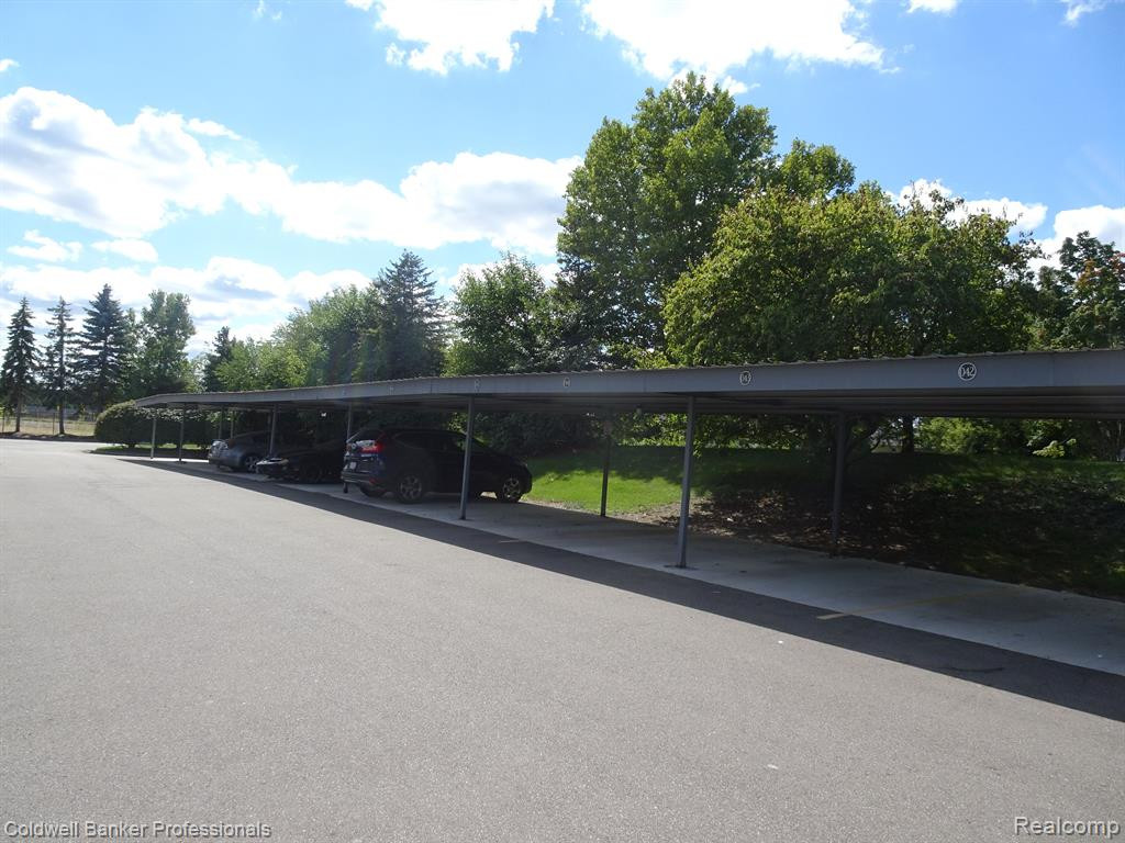 22126 CAPE COD Way, Farmington Hills, MI 48336 — Photo 30