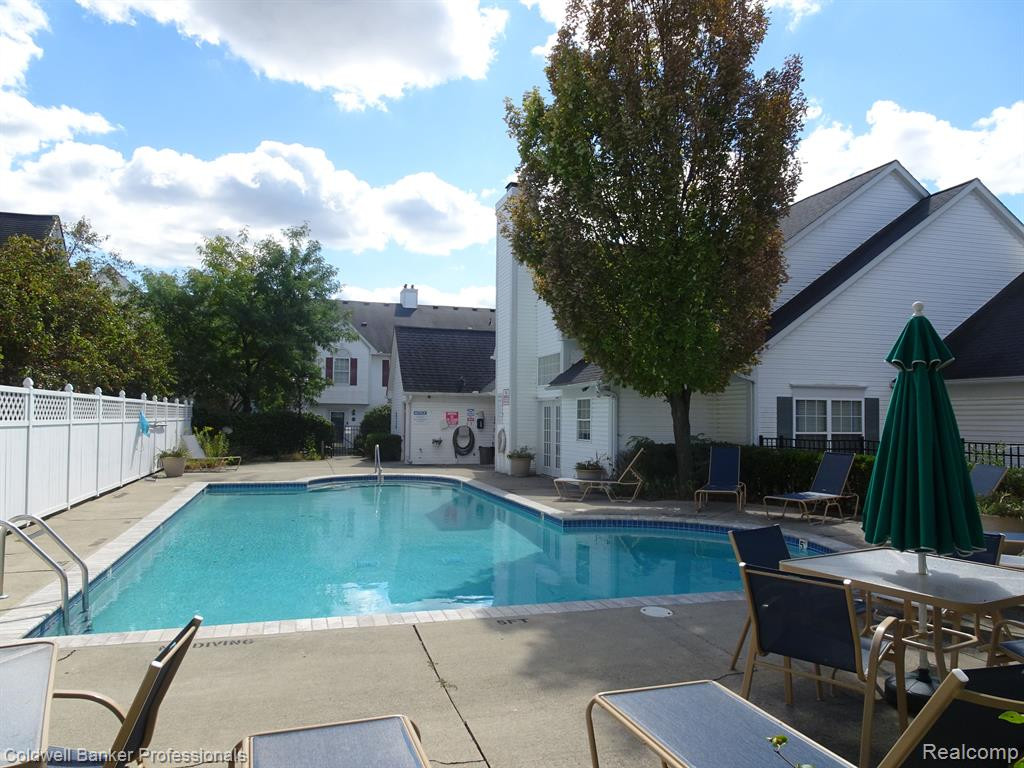 22126 CAPE COD Way, Farmington Hills, MI 48336 — Photo 34