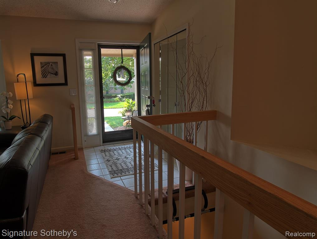 38326 WYNMAR, Farmington Hills, MI 48331 — Photo 4