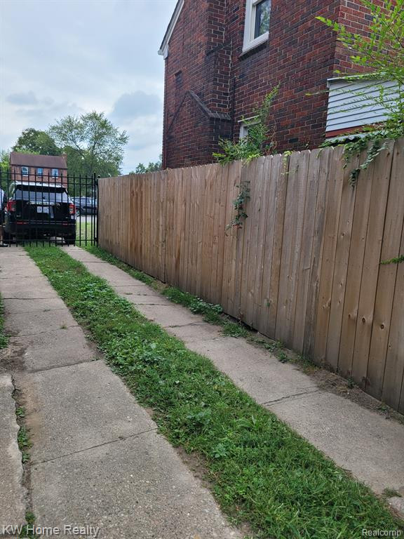 7266 W OUTER Drive, Detroit, MI 48235 — Photo 2