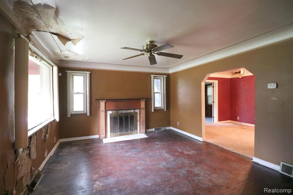 6180 HEREFORD Street, Detroit, MI 48224 — Photo 4