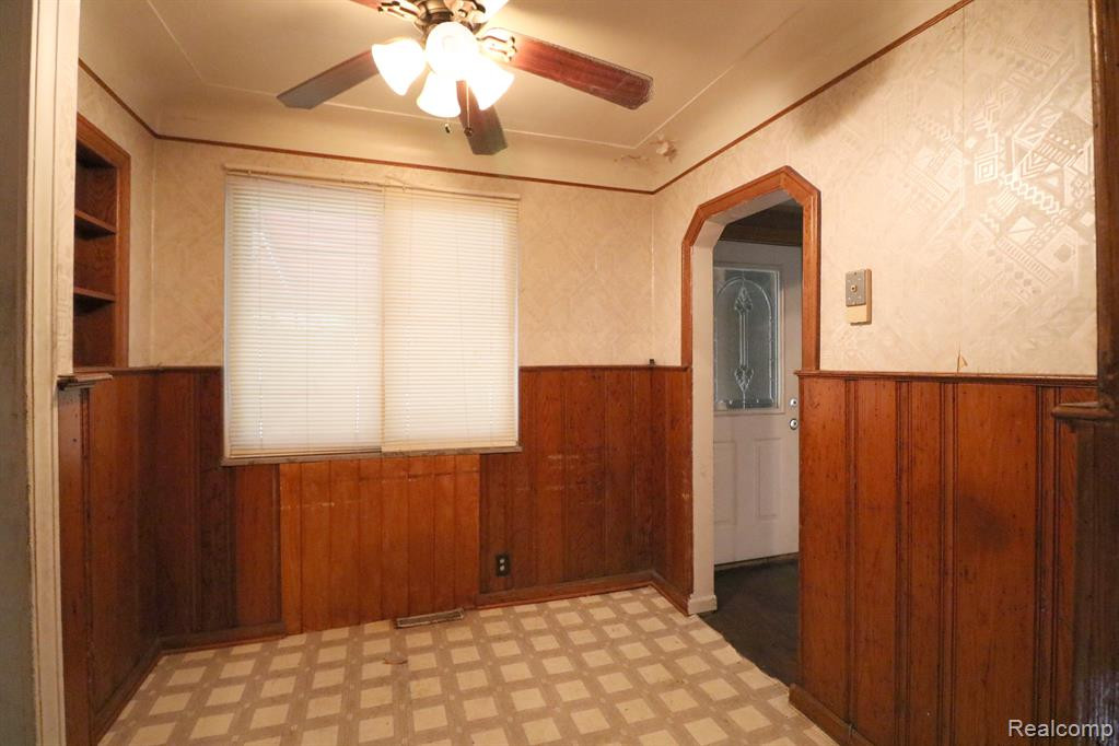 6180 HEREFORD Street, Detroit, MI 48224 — Photo 6