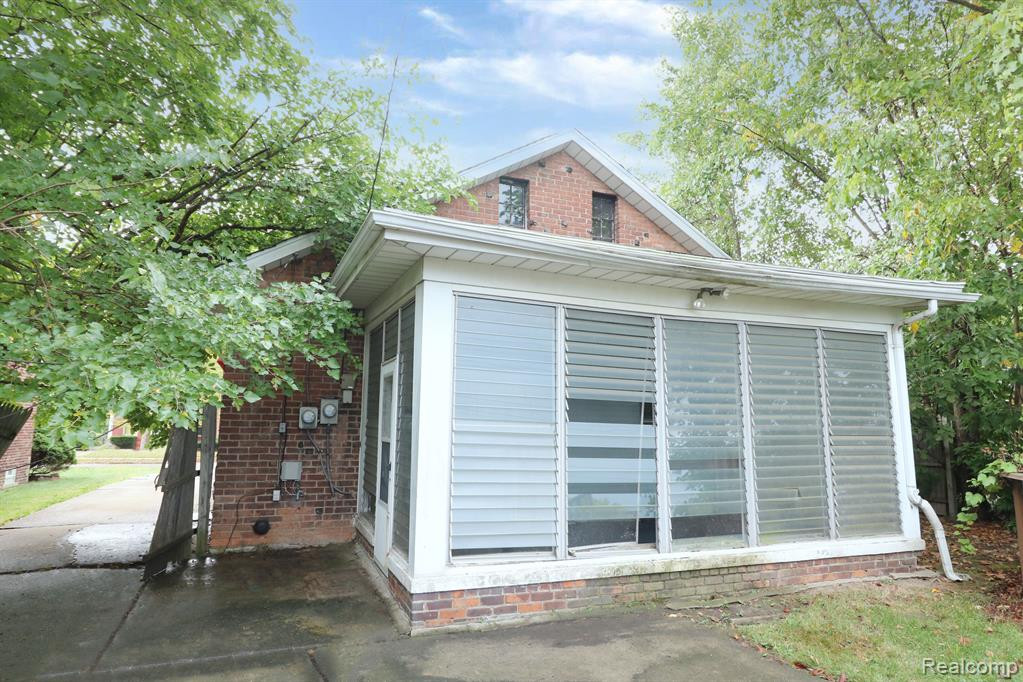 6180 HEREFORD Street, Detroit, MI 48224 — Photo 15