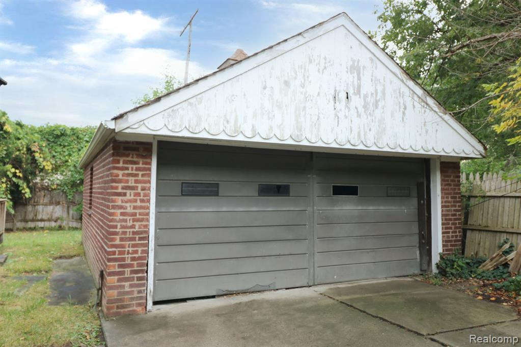6180 HEREFORD Street, Detroit, MI 48224 — Photo 16