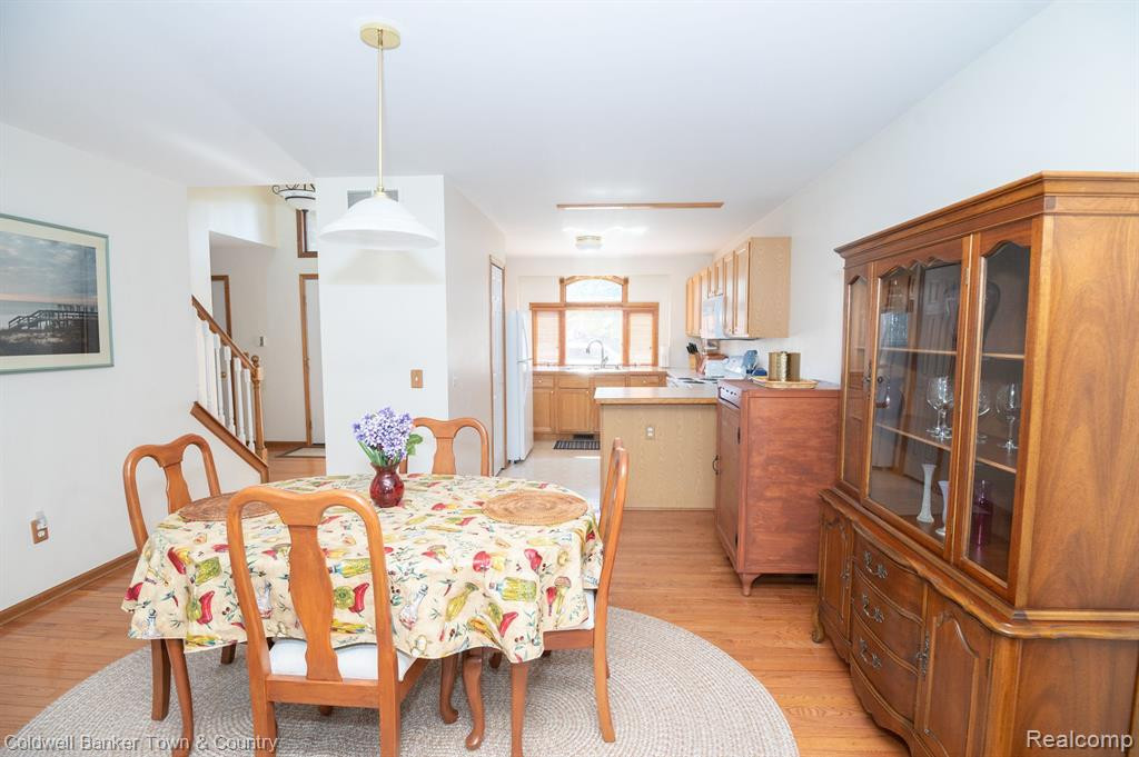 1202 ARBOR RIDGE Drive, Brighton, MI 48116 — Photo 6