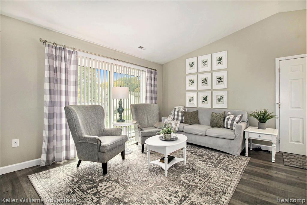 370 Spring Brooke Drive, Brighton, MI 48116 — Photo 2