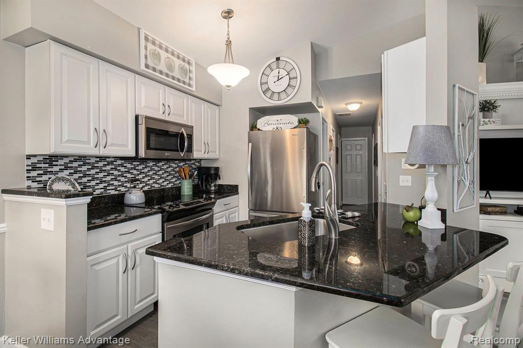 370 Spring Brooke Drive, Brighton, MI 48116 — Photo 7