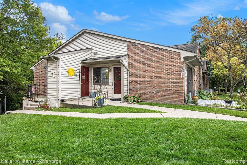 370 Spring Brooke Drive, Brighton, MI 48116 — Photo 17
