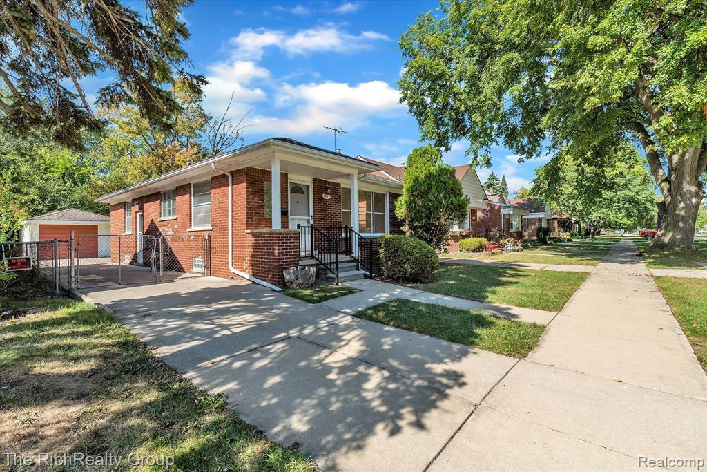 9935 HEMINGWAY, Redford, MI 48239 — Photo 2