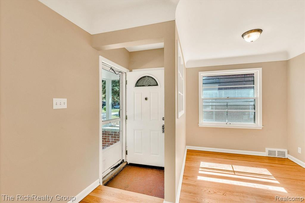 9935 HEMINGWAY, Redford, MI 48239 — Photo 4