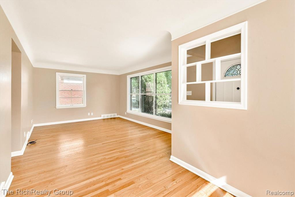 9935 HEMINGWAY, Redford, MI 48239 — Photo 6